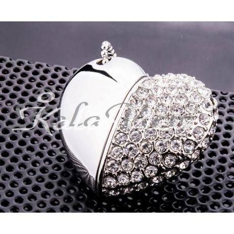 فلش مموری طرح قلب مدل Ultita Ht01 ظرفیت 8 گیگابایت