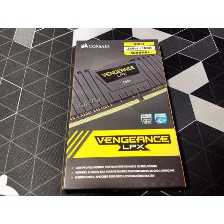 رم کامپیوتر Corsair Vengeance Lpx DDR4( PC4 ) 3000 ( 24000 ) 16GB CL15 Dual Channel 